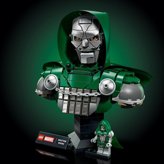 LEGO Marvel 76345 Doctor Doom Bust