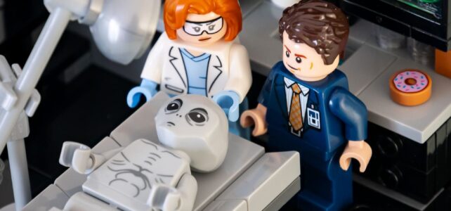 Review LEGO Ideas 40896 The X-Files: Scully’s Lab (GWP)
