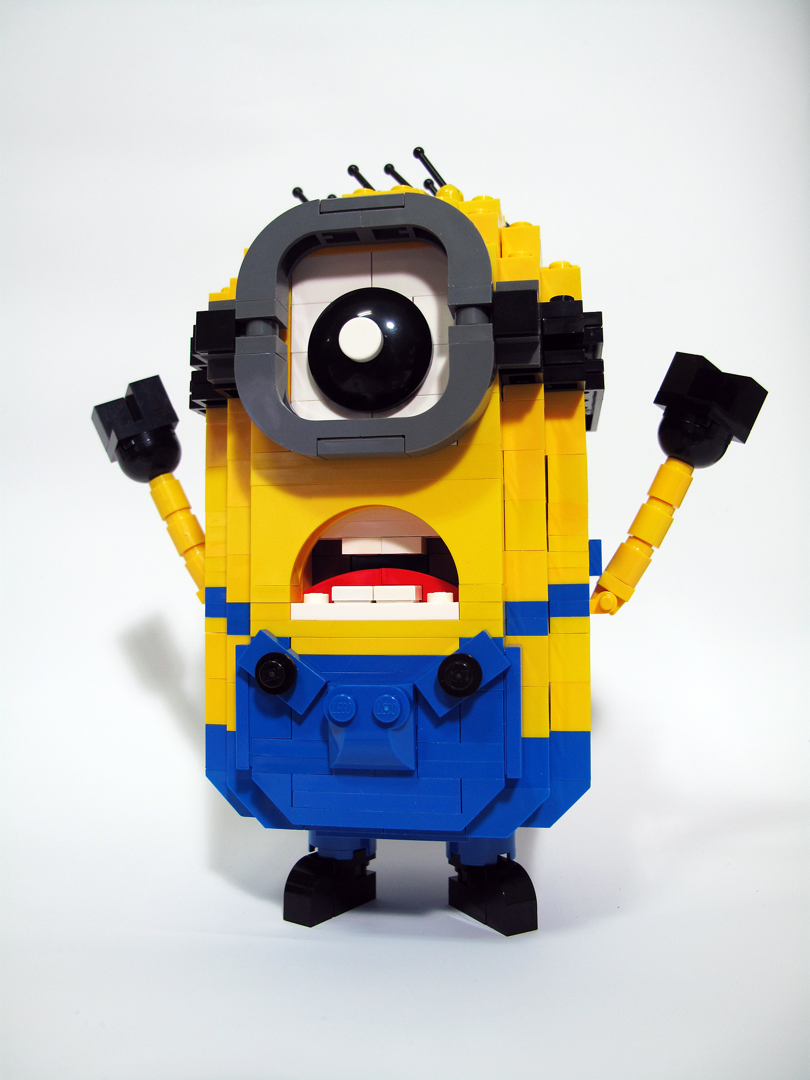 LEGO minions - HelloBricks