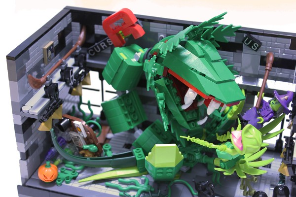 CMF Series 14 Scary Story Plante carnivore zoom