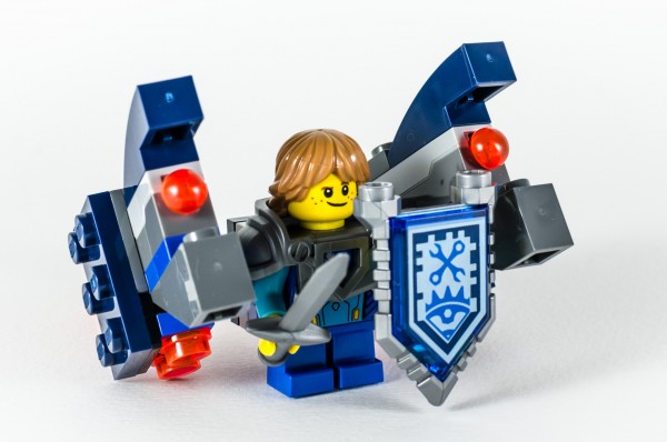 Review LEGO Nexo Knights 70333 Ultimate Robin 12