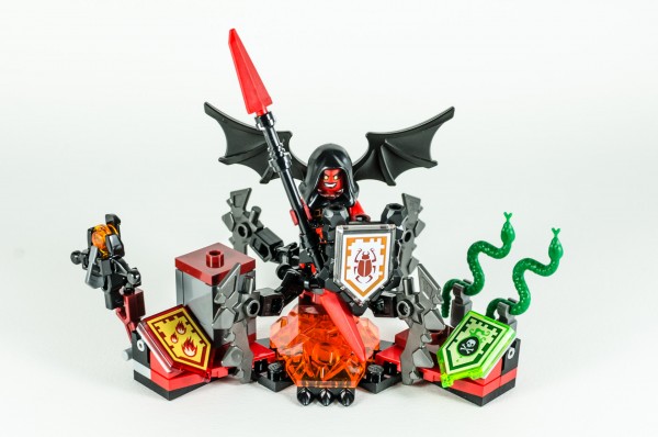 Review LEGO Nexo Knights 70335 Ultimate Lavaria 15