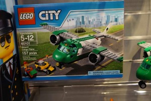 LEGO City 60101 Airport Cargo Plane 1