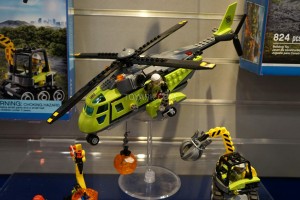 LEGO City 60123 Volcano Supply Helicopter 2