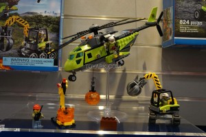 LEGO City 60123 Volcano Supply Helicopter 4