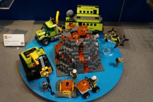 LEGO City 60124 Volcano Exploration Base 2