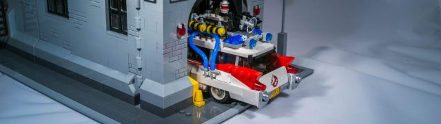 LEGO Ghostbusters Ecto-1 rentre-t-il dans le QG ?
