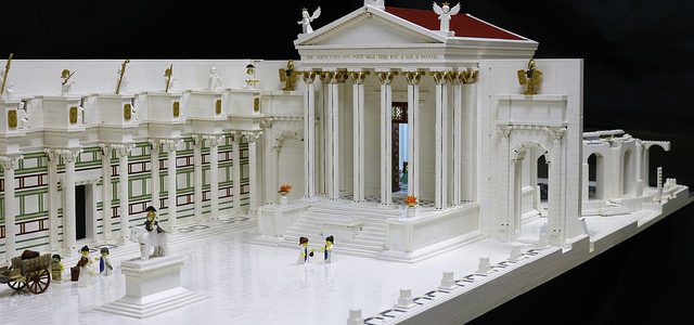 Impressionnant temple romain de Minerve en LEGO