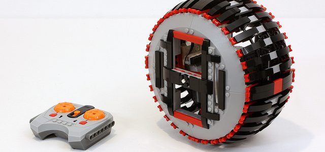Roue LEGO télécommandée
