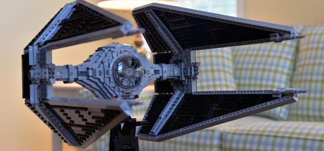 LEGO Star Wars UCS TIE Interceptor