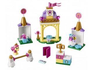 LEGO 41144 Petite's Royal Stable