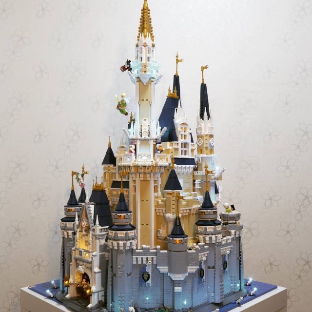 LEGO Disney Castle 360