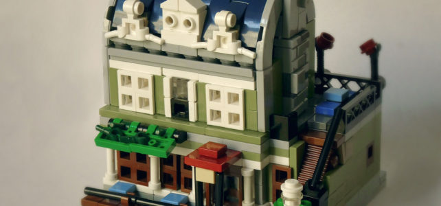 LEGO Modular Parisian Restaurant Microscale