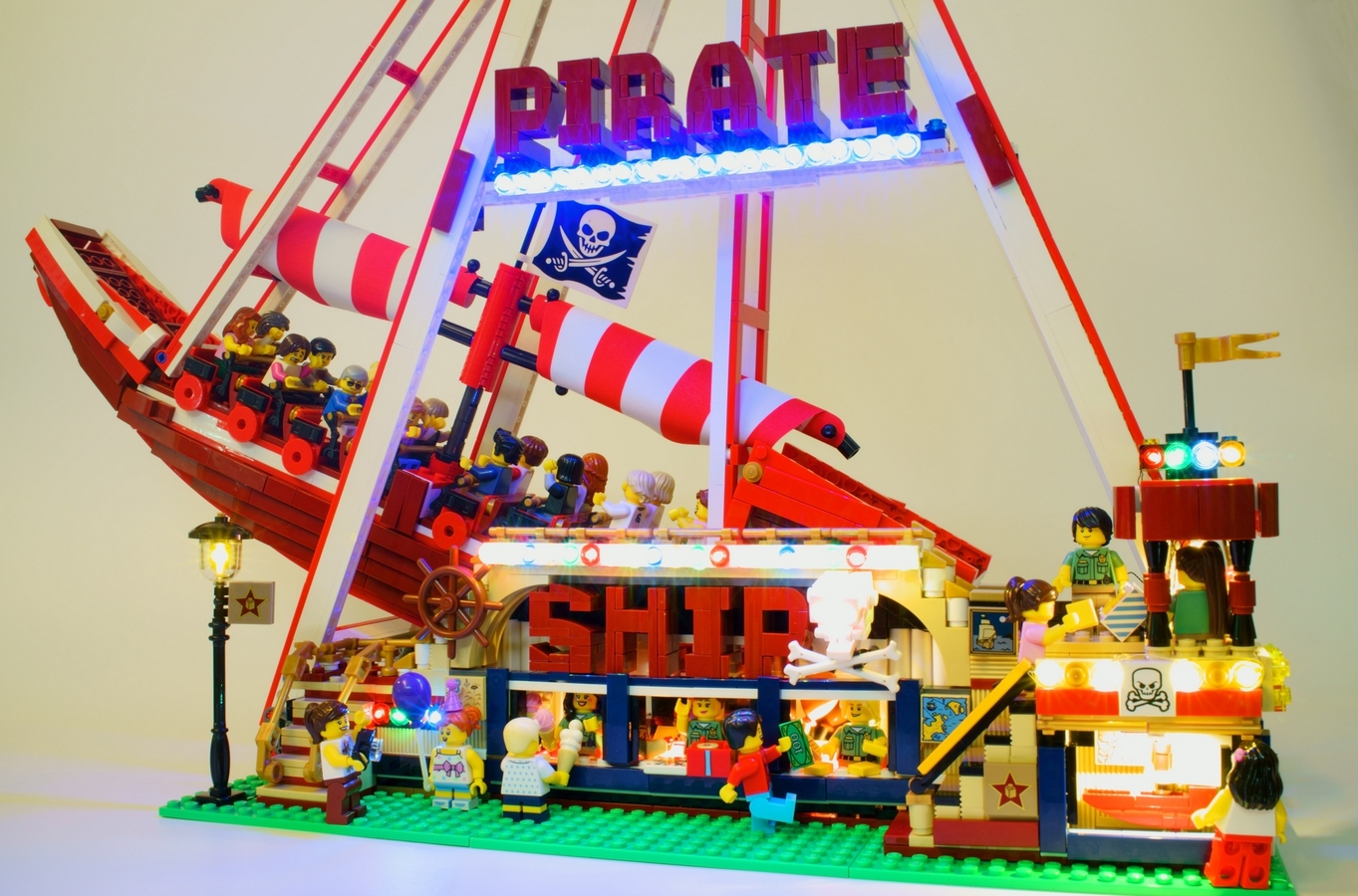 Fête foraine et bateau pirate - HelloBricks