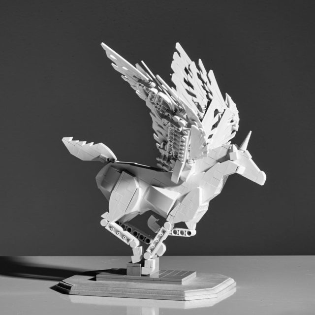 LEGO licorne monochrome