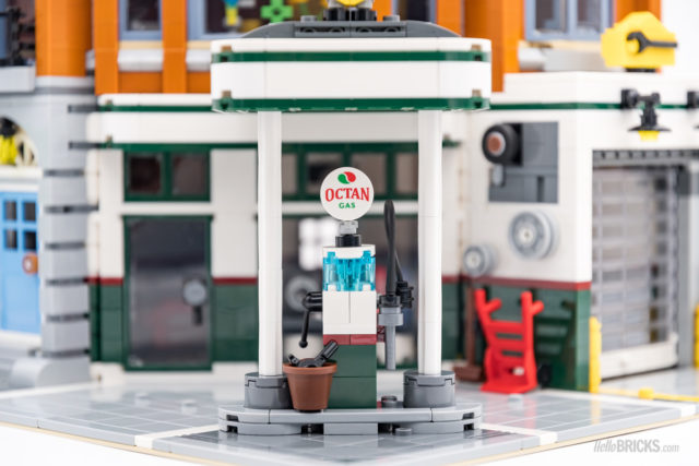 REVIEW LEGO 10264 Modular Corner Garage