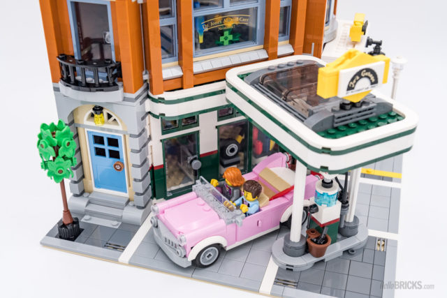 REVIEW LEGO 10264 Modular Corner Garage