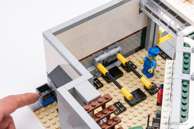 REVIEW LEGO 10264 Modular Corner Garage