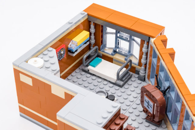 REVIEW LEGO 10264 Modular Corner Garage