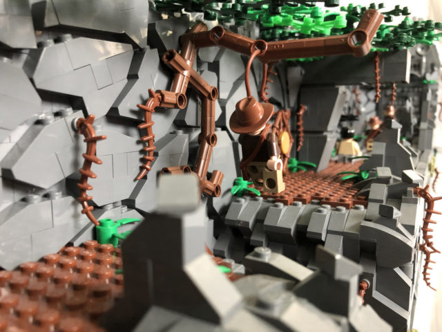 diorama LEGO Indiana Jones et les Aventuriers de l'Arche Perdue