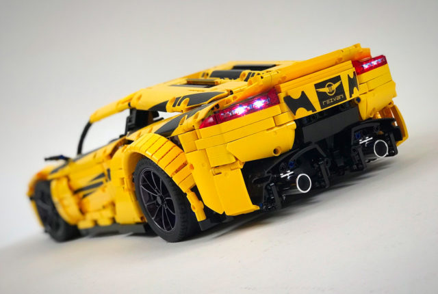 LEGO Supercar Rezvani Beast