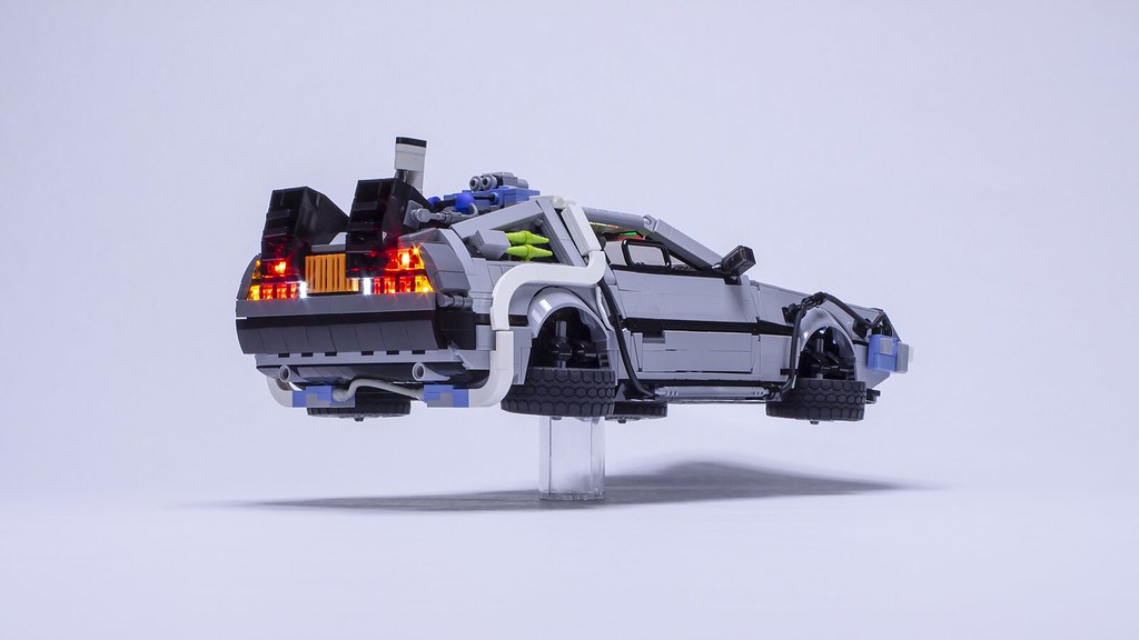 Retour vers le Futur 2 : sublime DeLorean ! - HelloBricks