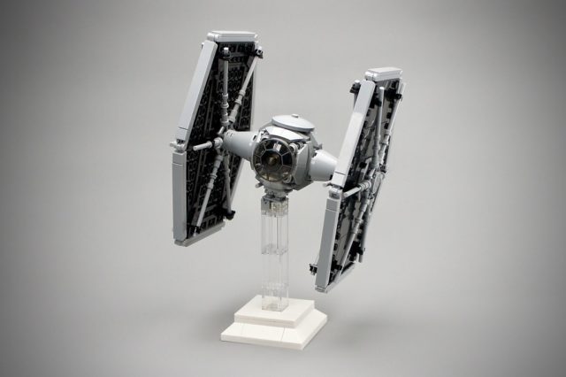 LEGO Star Wars TIE fighter midiscale