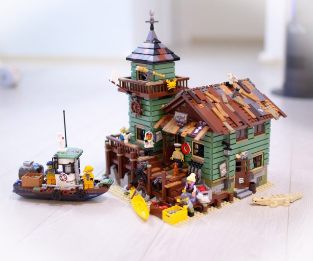 LEGO Hidden Side boat Old Fishing Store