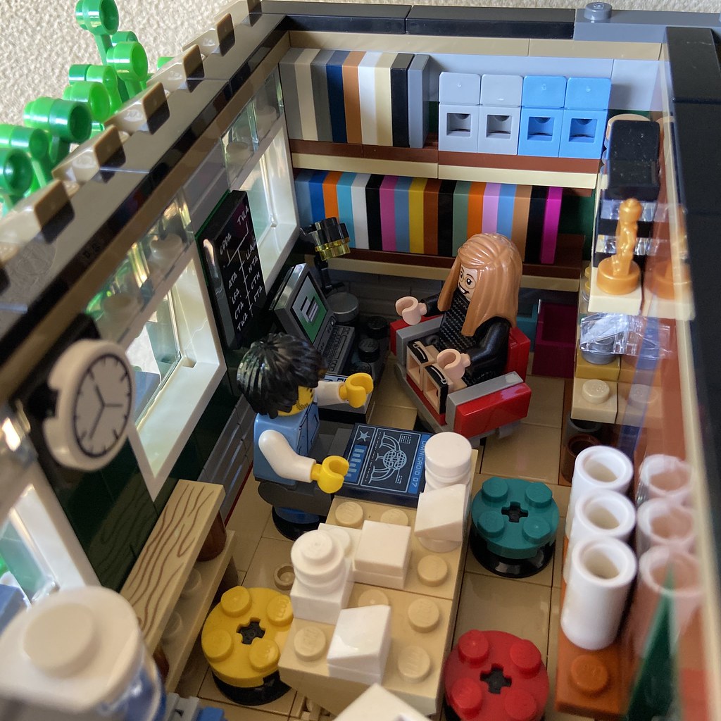 Modular Central Perk Corner Cafe - HelloBricks