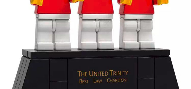 LEGO 5006171 The United Trinity : le cadeau offert pour l’achat du stade d’Old Trafford, en Europe aussi ! LEGO 6322264 The United Trinity