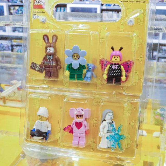 LEGO Store minifigs exclusives 2020