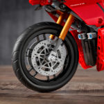 LEGO Technic 42107 Ducati Panigale V4 R