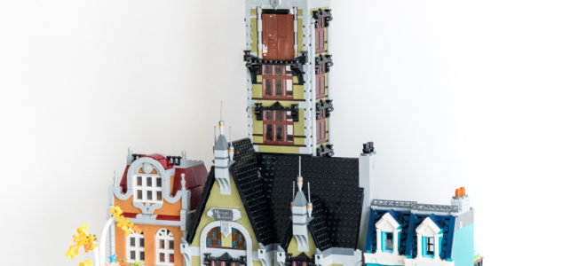 LEGO 10273 Haunted House vs Modular