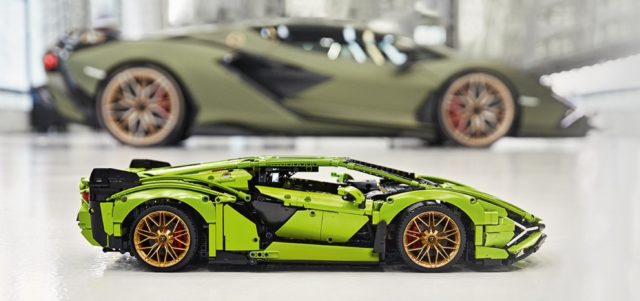 LEGO 42115 Lamborghini Sian comparaison