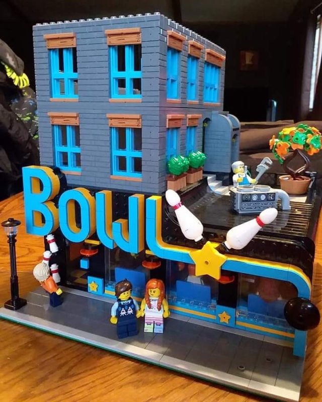 Modular LEGO Bowling