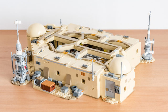 REVIEW LEGO Star Wars 75290 Mos Eisley Cantina