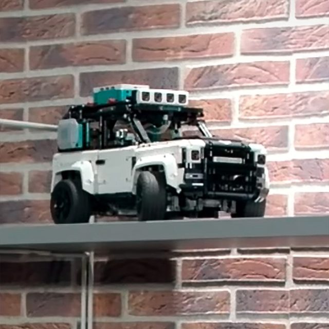 LEGO Mindstorms Land Rover Defender 42110