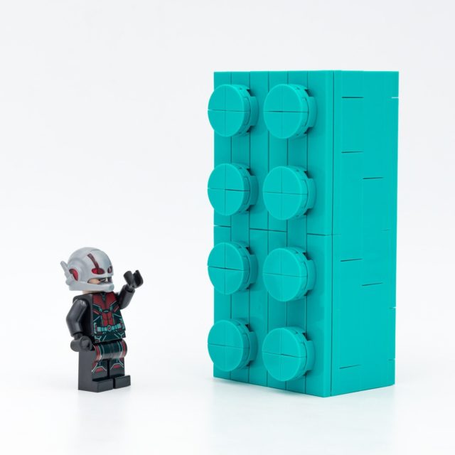 LEGO 5006291 2x4 Teal Brick Ant-Man