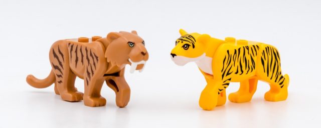 LEGO Saber-Toothed Tiger
