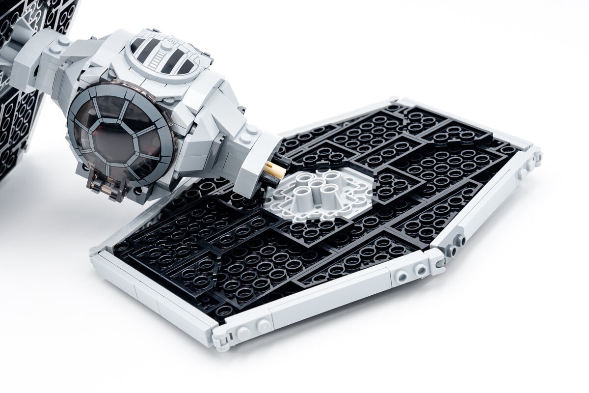 REVIEW LEGO Star Wars 75300 Imperial TIE Fighter - HelloBricks