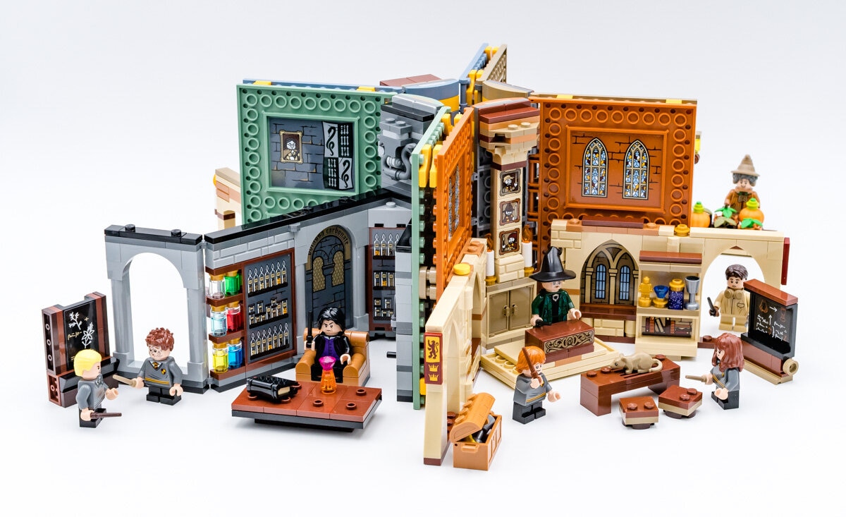 REVIEW LEGO Harry Potter 2021 Hogwarts Moments (76382, 76383, 76384 &  76385) - HelloBricks