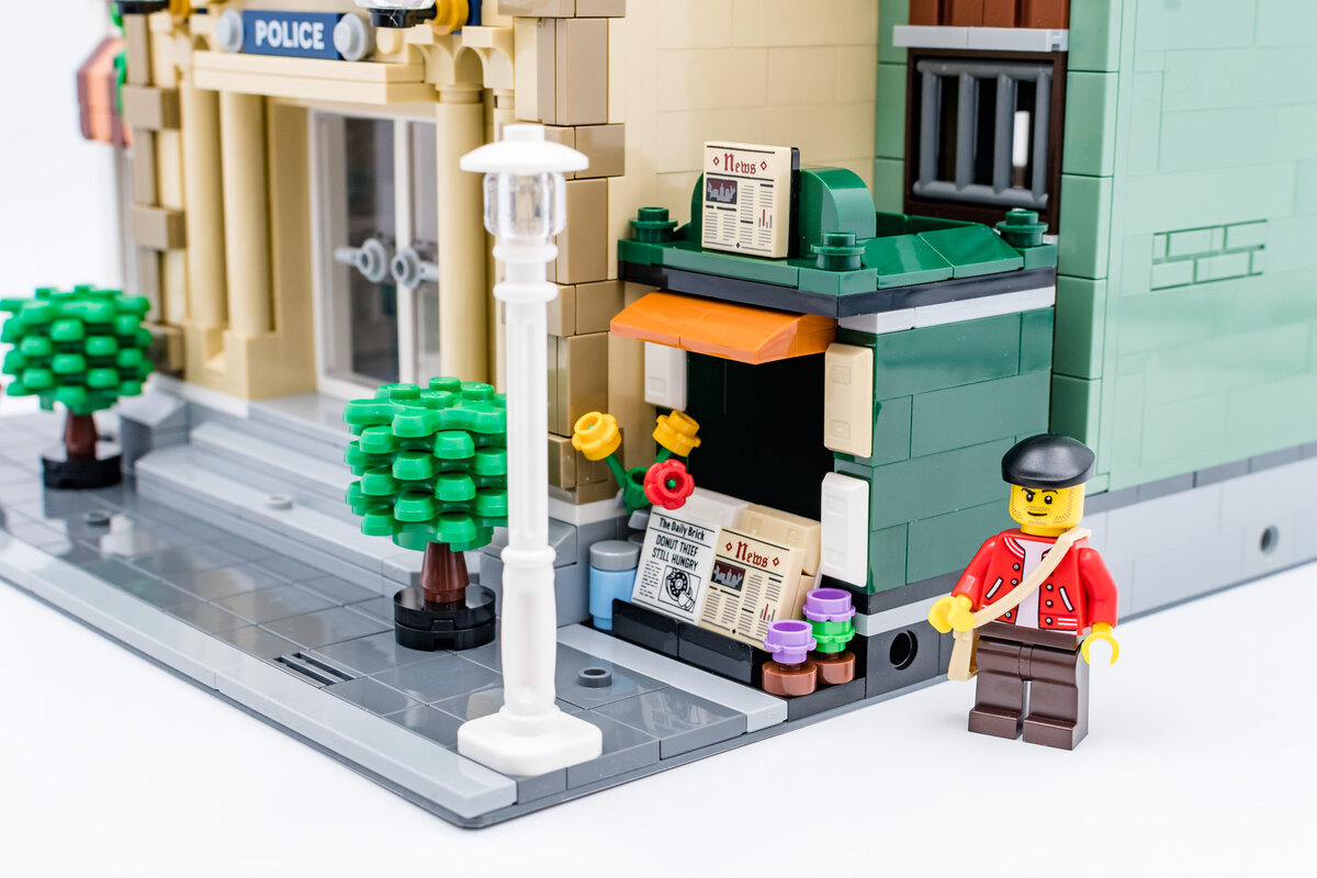 REVIEW LEGO 10278 Police Station Modular - HelloBricks