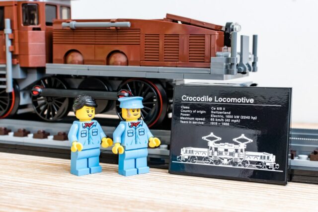 LEGO 10277 Crocodile Locomotive