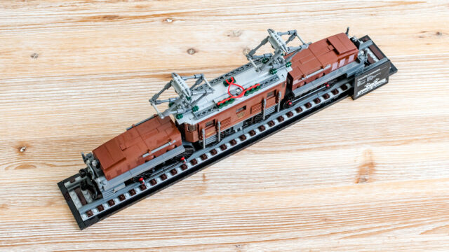 LEGO 10277 Crocodile Locomotive