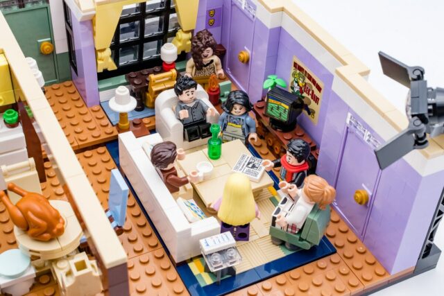 Review LEGO 10292 FRIENDS Apartments