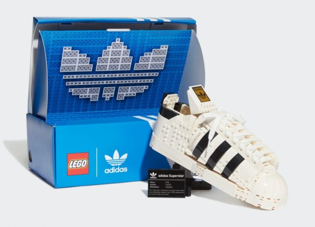 LEGO 10282 adidas Originals Superstar