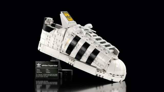 LEGO 10282 adidas Originals Superstar