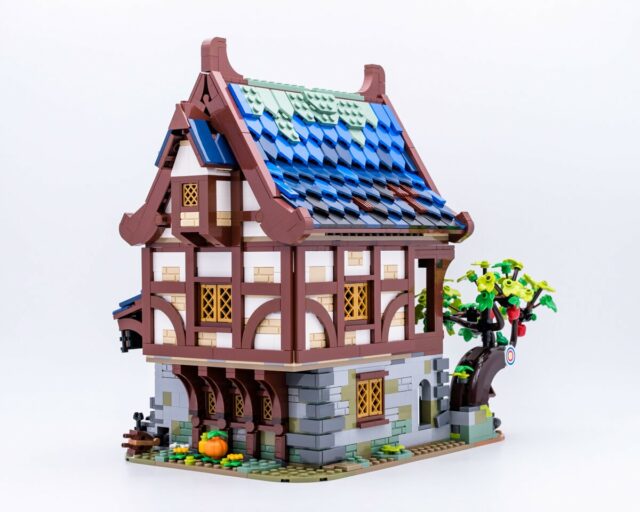 Review LEGO Ideas 21325 Medieval Blacksmith