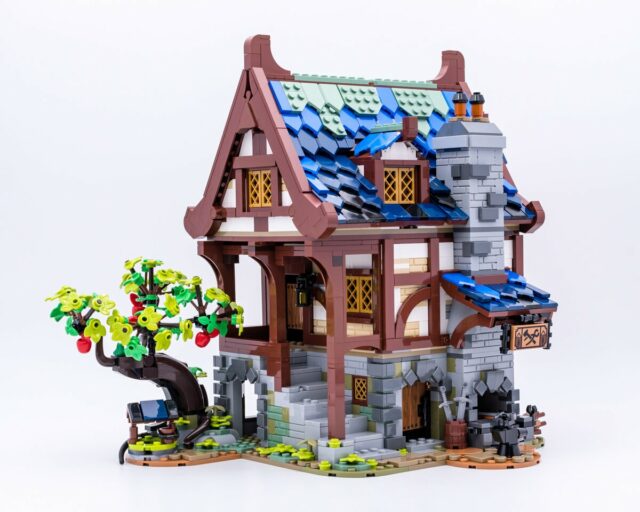 Review LEGO Ideas 21325 Medieval Blacksmith