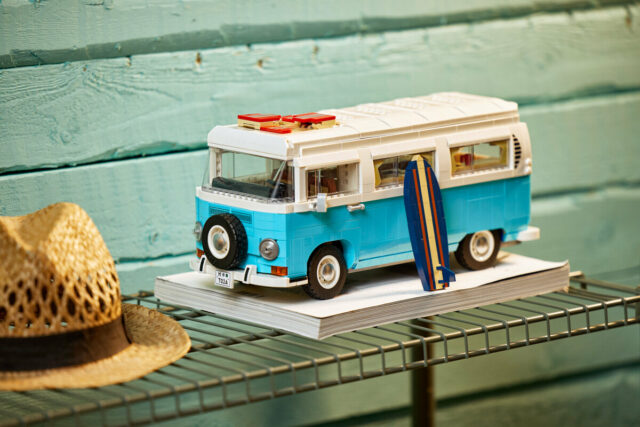 LEGO 10279 Volkswagen T2 Camper Van